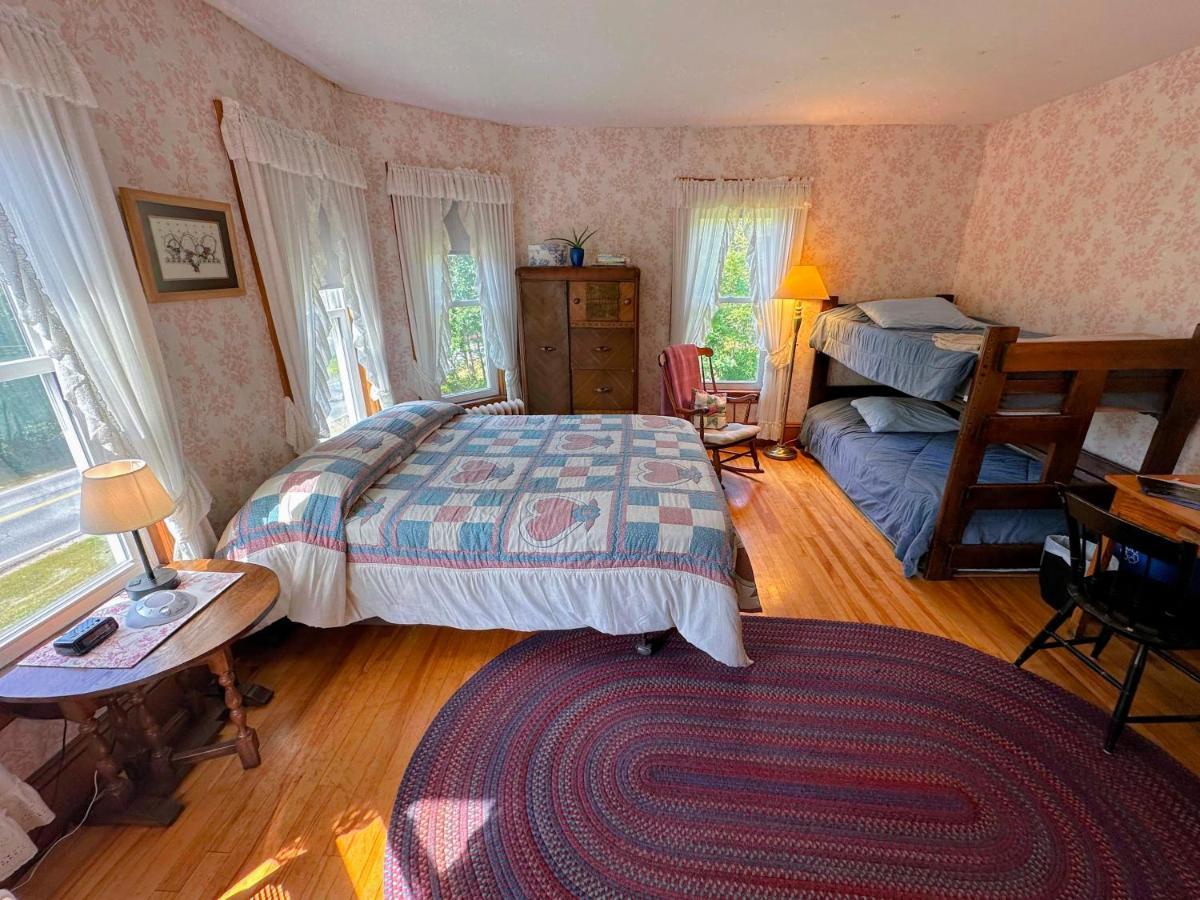 Private 2 Bedrooms And 1 Bathroom In Grand Victorian Home In The Heart Of The Whiite Mountains! Great Host Whitefield Exterior foto